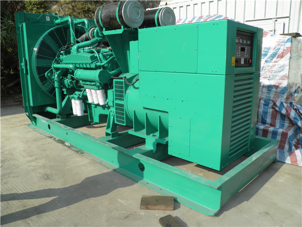 华亭发电车出租-柴油发电机散热器怎样散热