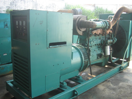 华亭租赁发电机- 发电机碳刷磨损的原因是什么