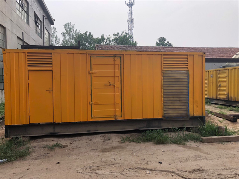 华亭柴油发电机如何判断新机油是否已经完全充满机油滤清器？