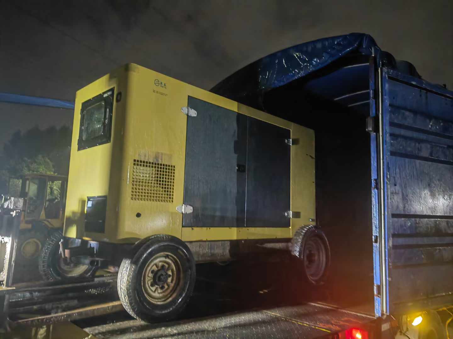 华亭如何根据负载特性选择合适的柴油发电机？