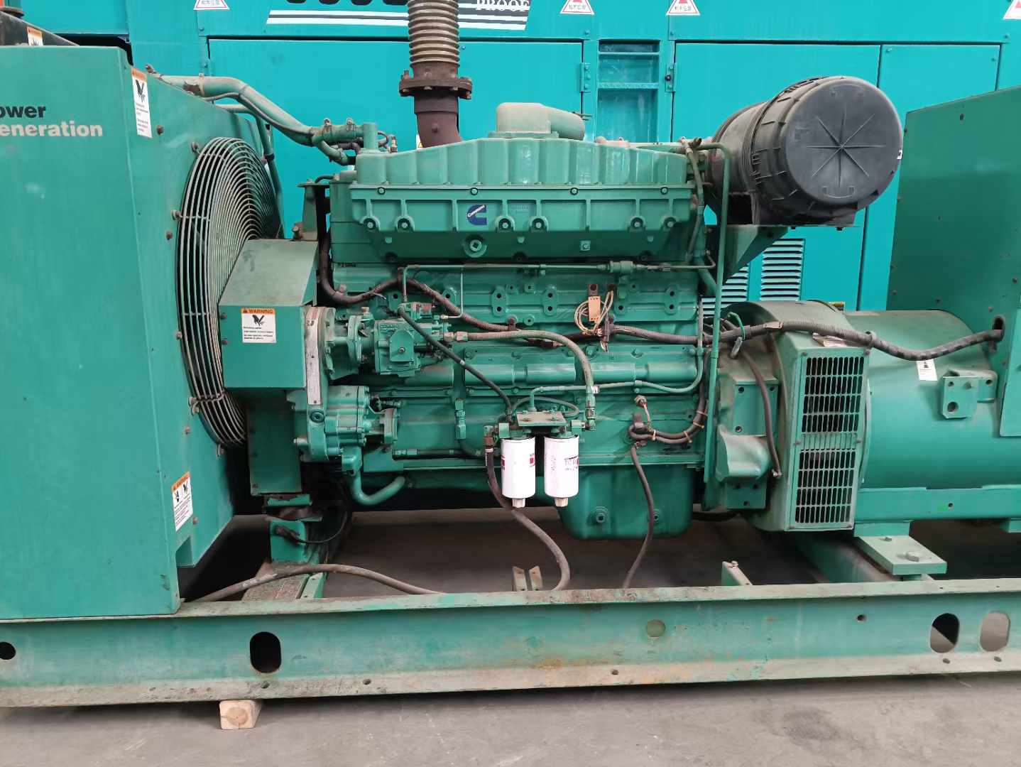 华亭过载会对 600kW 柴油发电机组造成哪些损害？