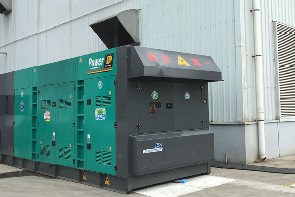 华亭燃油滤清器的更换流程是怎样的？