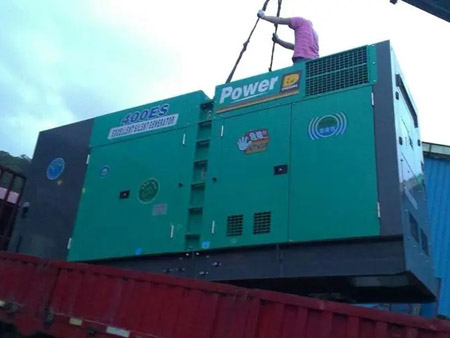 华亭柴油发电机组转速不稳定时，如何对发动机进行维护？