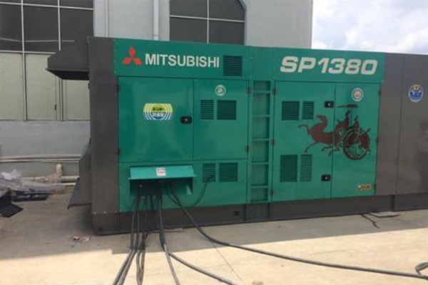 华亭为什么有些柴油发电机组的输出电压可以调节？