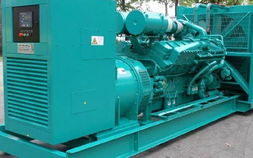 华亭柴油发电机组冬季使用中需要注意哪些事项？